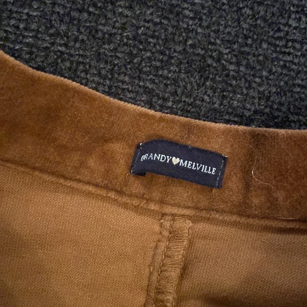 Brandy Melville corduroy brown skirt - Picture 3 of 4
